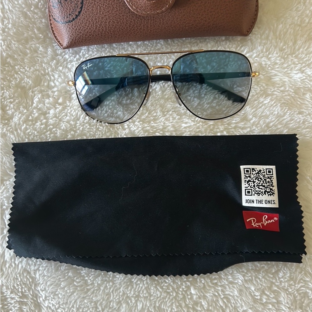 Ray-Ban Aviator Sunglasses with Blue Lenses